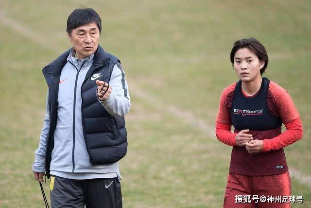 季前赛：猛龙主场力克快船 巴雷特夺得20分